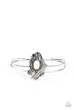 Load image into Gallery viewer, paparazzi-accessories-sahara-solstice-white-bracelet
