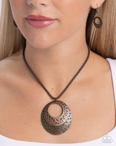 Texture Trio - Multi Necklace - Paparazzi Jewelry