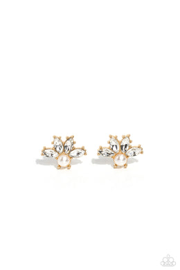 paparazzi-accessories-stellar-showcase-gold-post earrings