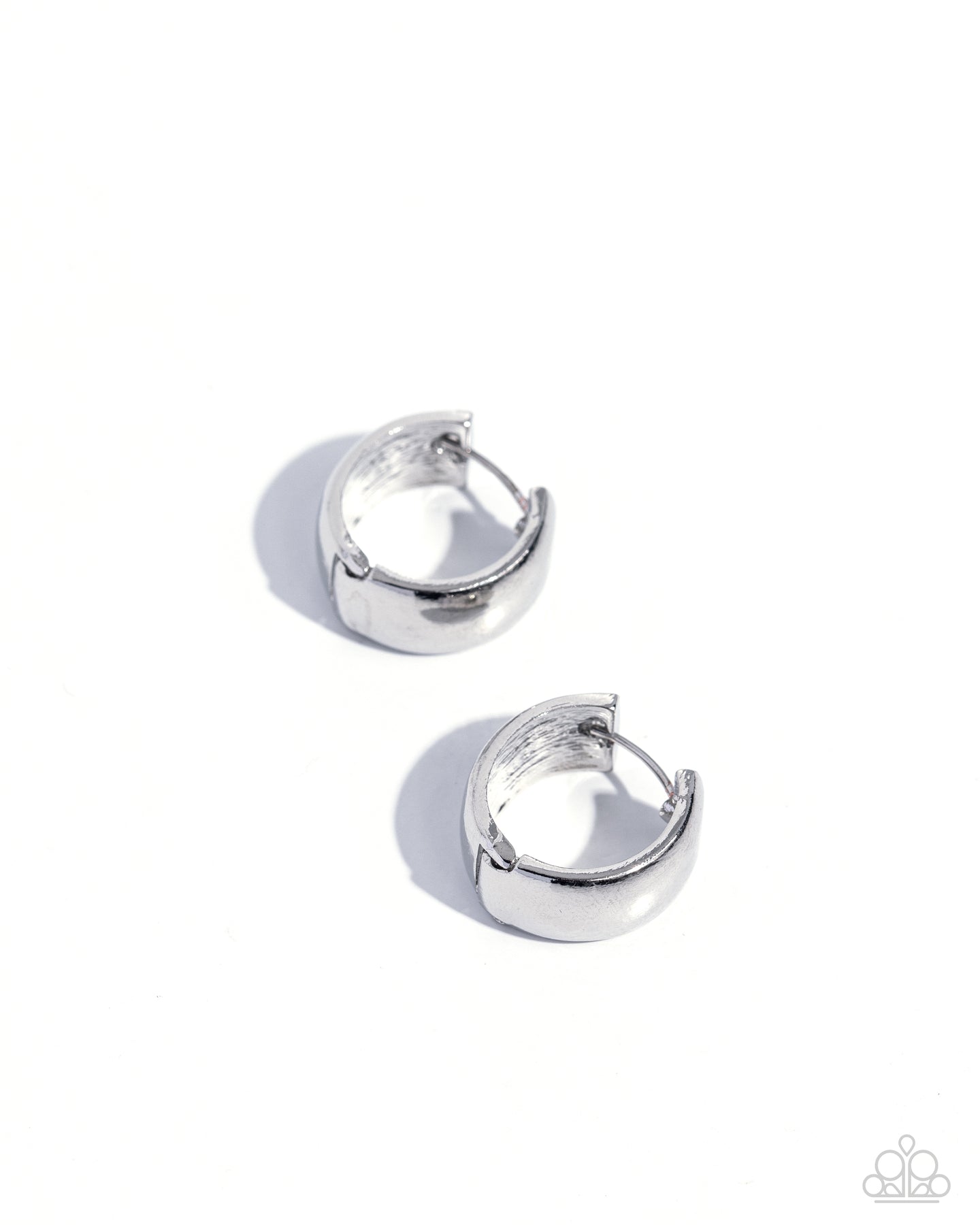 paparazzi-accessories-signature-sheen-silver-earrings