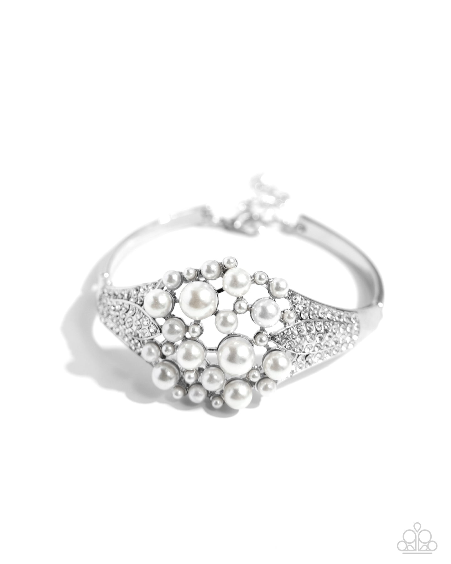 paparazzi-accessories-royal-red-carpet-white-bracelet