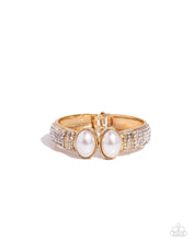 Load image into Gallery viewer, paparazzi-accessories-balanced-brevity-gold-bracelet
