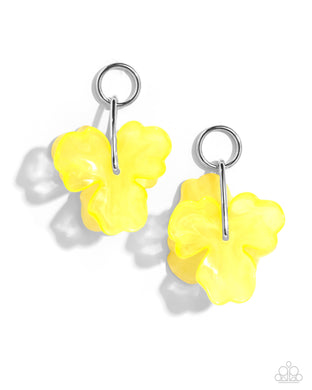 paparazzi-accessories-glassy-garden-yellow-post earrings