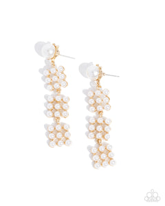 paparazzi-accessories-pearl-pastime-gold-post earrings