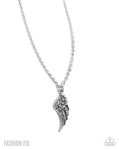 paparazzi-accessories-notorious-nomad-white-necklace