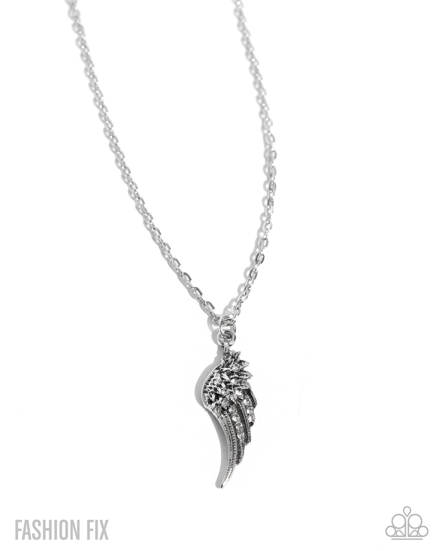 paparazzi-accessories-notorious-nomad-white-necklace