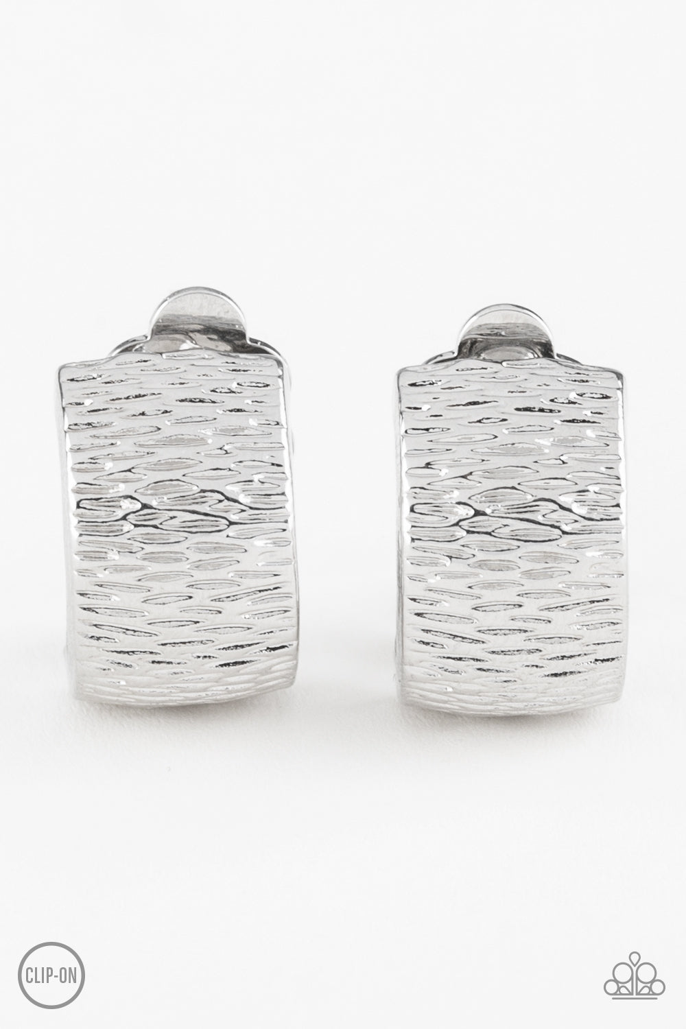 paparazzi-accessories-cirque-du-couture-silver-clip-on