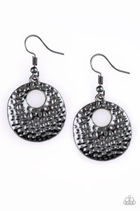 paparazzi-accessories-a-taste-for-texture-black-earrings