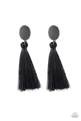 paparazzi-accessories-va-va-plume-black-post earrings