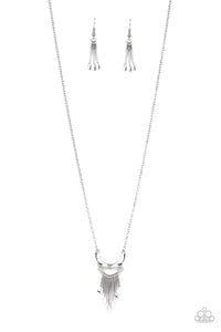 paparazzi-accessories-trendsetting-trinket-silver-necklace