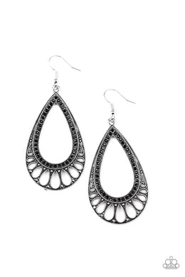 paparazzi-accessories-royal-finesse-black-earrings