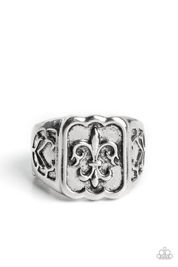 paparazzi-accessories-fiercely-fleur-de-lis-silver