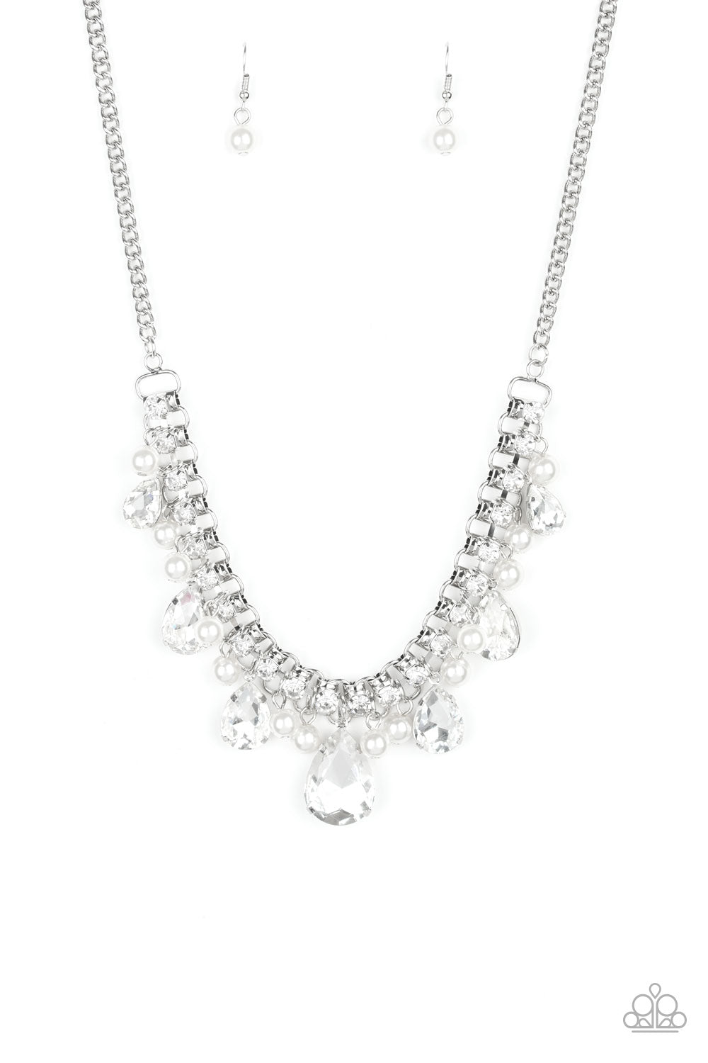 paparazzi-accessories-knockout-queen-white-necklace