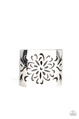 paparazzi-accessories-get-your-bloom-on-black-bracelet