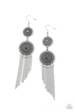 paparazzi-accessories-medallion-mecca-silver-earrings