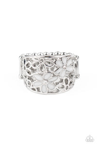 paparazzi-accessories-clear-as-daisy-white-ring