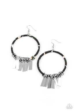 paparazzi-accessories-garden-chimes-black-earrings