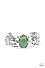 Load image into Gallery viewer, paparazzi-accessories-solar-solstice-green-bracelet
