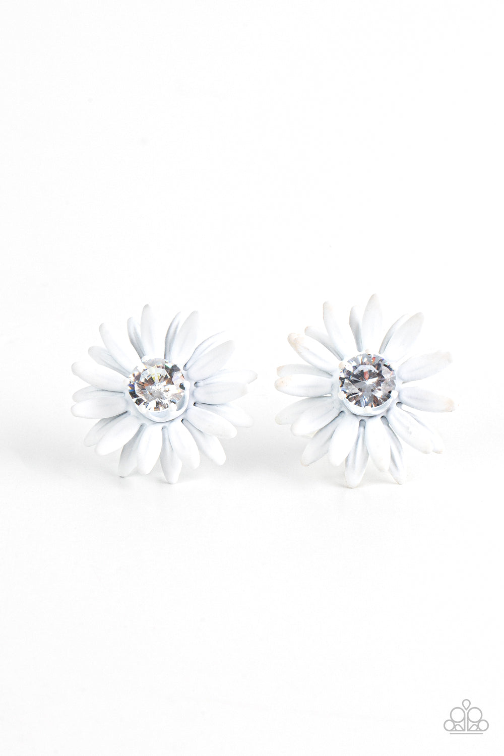paparazzi-accessories-sunshiny-dais-y-white