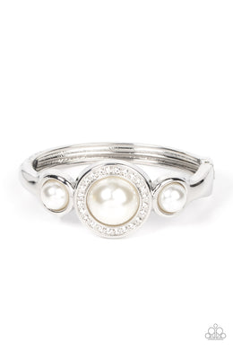 paparazzi-accessories-debutante-daydream-white-bracelet