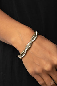 Empire Envy - Brass Bracelet - Paparazzi Jewelry