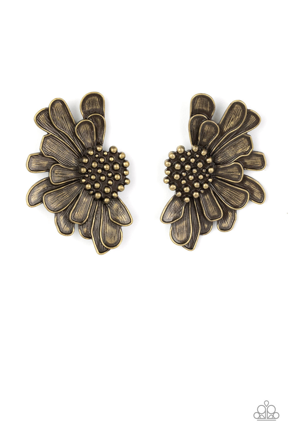 paparazzi-accessories-farmstead-meadow-brass-post earrings