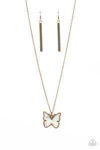 paparazzi-accessories-gives-me-butterflies-brass-necklace