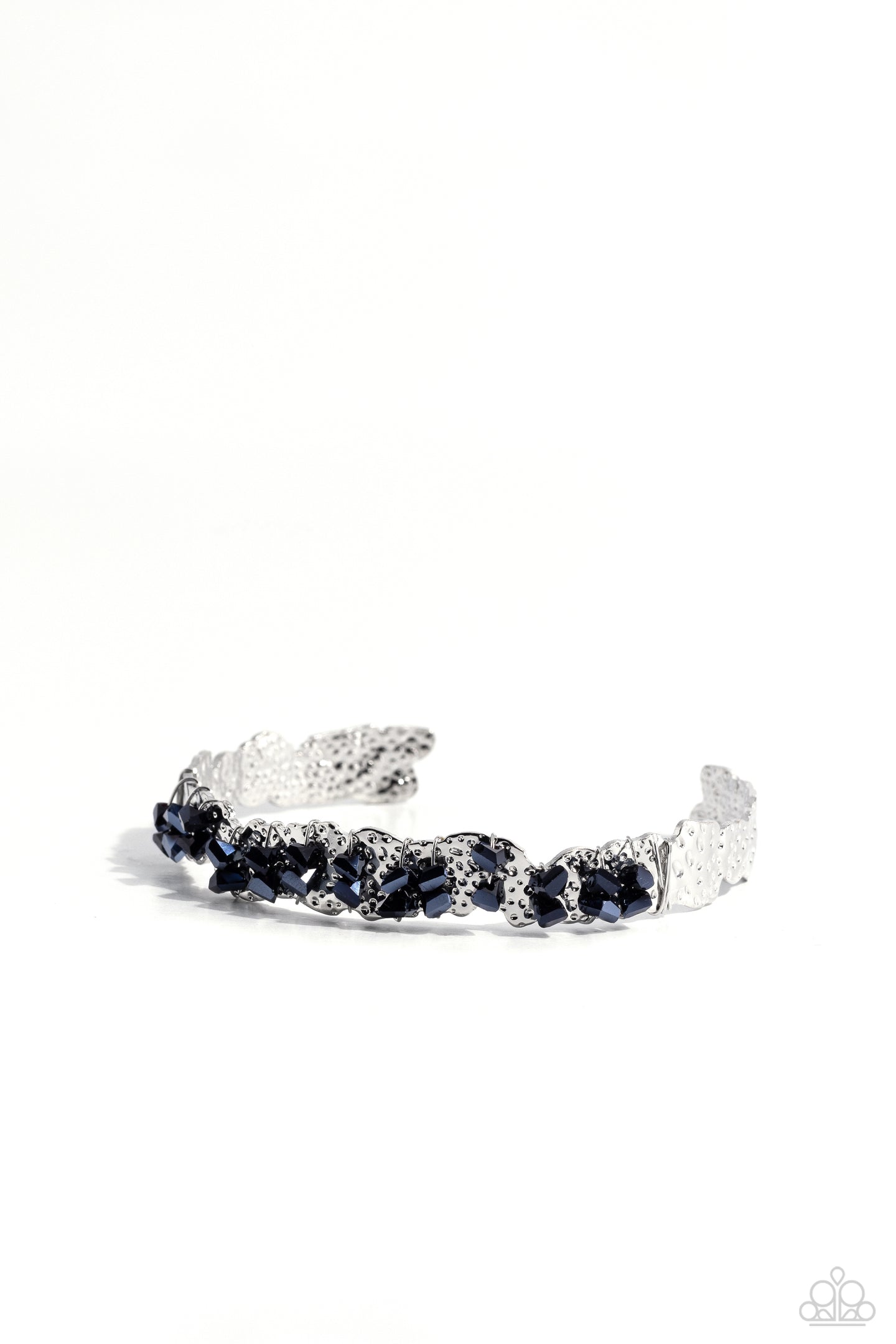 paparazzi-accessories-enticingly-icy-blue-bracelet