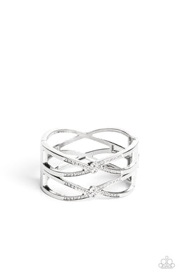 paparazzi-accessories-entrancing-etiquette-white-bracelet