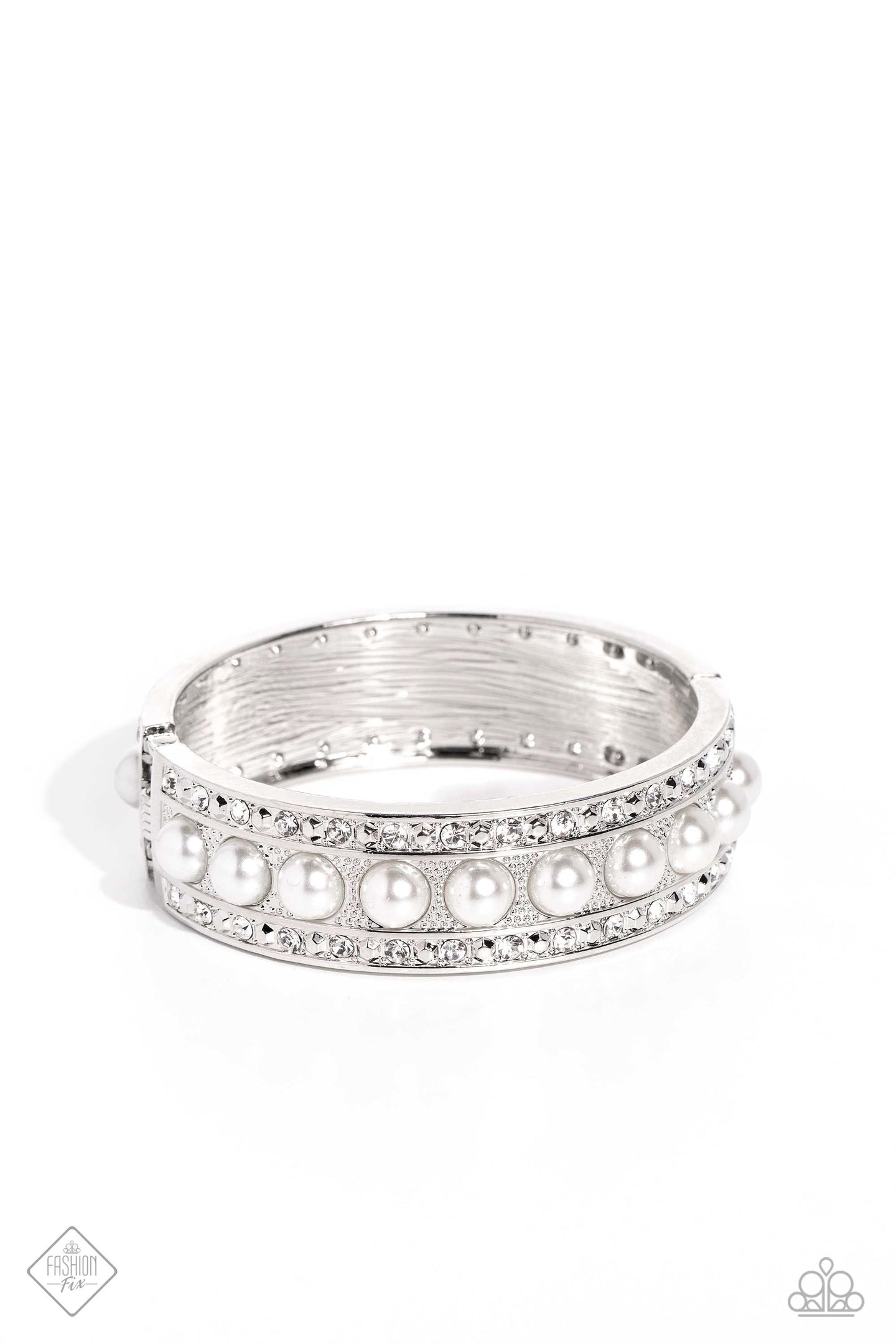 paparazzi-accessories-about-a-pearl-white-bracelet