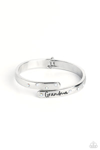 paparazzi-accessories-gorgeous-grandma-white-bracelet