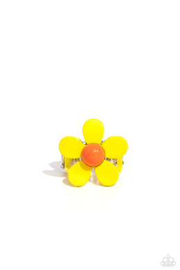 paparazzi-accessories-groovy-genre-yellow-ring